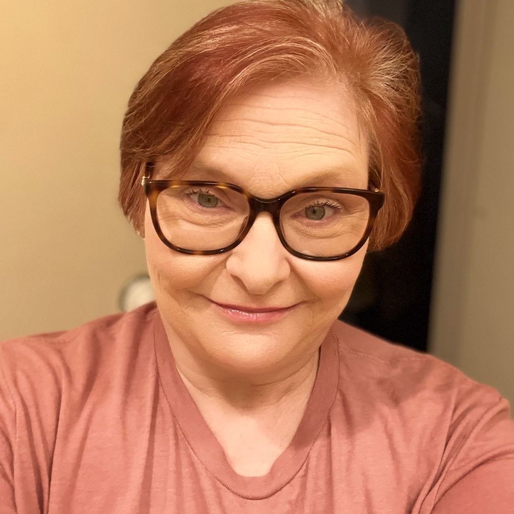 Meet your Posher, Elizabeth
